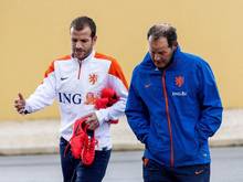 Rafael van der Vaart kann sich im Trainingslager den Frust von der Seele reden