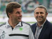 Coach Dieter Hecking (l.) plantn mit Wolfsburgs WM-Fahrern