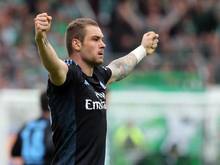 Pierre-Michel Lasogga stürmt in der nächsten Saison weiter für den HSV