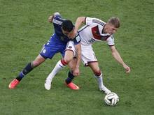 Toni Kroos (r) wechselt zu Real Madrid. Foto: Chema Moya
