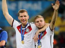 Gladbachs Weltmeister Christoph Kramer (r.) wird im Trainingslager vorerst noch fehlen
