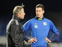 Julian Draxler im Gespräch mit Trainer Jens Keller