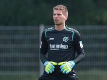 Hannovers Torwart Ron-Robert Zieler hat seinen Vertrag verlängert, aber es gibt wie zuvor auch eine Ausstiegsklausel. Foto: Carmen Jaspersen