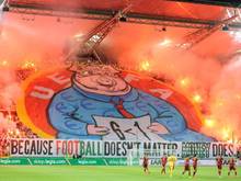 Die Fans von Legia Warschau protestierten gegen die UEFA