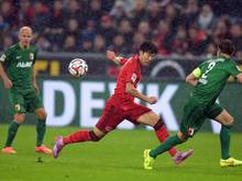 Heung-Min Son (m.) war im Regen Leverkusens Matchwinner