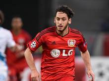 Hakan Calhanoglu wechselte im Sommer von Hamburg nach Leverkusen. Foto: Marius Becker