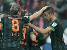 Franco Di Santo (r) schoss Werder zum ersten Saisonsieg. Foto: Fredrik von Erichsen