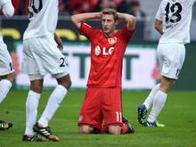 Trotz unzähliger Torchancen, kein Treffer für Leverkusen. Stefan Kießling ärgert sich über eine vergebene Möglichkeit. Foto: Marius Becker