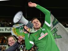 Werder-Spieler Levent Aycicek spielte den Party-Einheizer
