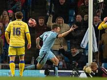 James Milner (M.) bewahrte Manchester City vor einer Blamage