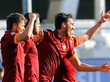 Die Spieler der Roma feiern den 1:0-Sieg gegen Udinese Calcio