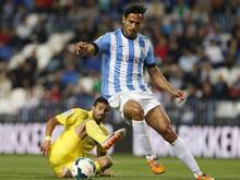 Roque Santa Cruz (r) wechselte von Malaga nach Mexiko