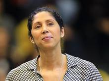 Steffi Jones gehört zu einem neuen Quintett von fünf UEFA-Botschafterinnen für den Frauenfußball. Foto: Jens Wolf