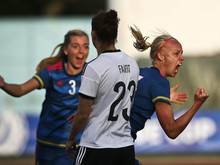 Vor den jubelenden Schwedinnen lässt DFB-Spielerin Faißt die Schultern hängen