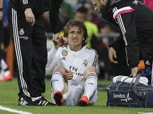 Luka Modric (M.) zog sich einen Bänderriss im rechten Knie zu