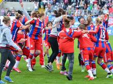 Die Frauen vom FC Bayern München feierten den Gewinn der deutschen Meisterschaft