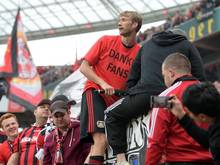 «Mach et joot»: Leverkusens Simon Rolfes verabschiedet sich von den Bayer-Fans