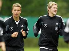 Lukas Podolski (l.) und Bastian Schweinsteiger waren schon 2004 mit dem DFB-Team an der Algarve