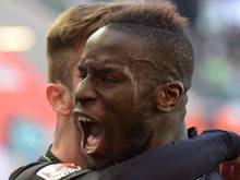Salif Sané wird nach den Worten von Trainer Michael Frontzeck bei Hannover 96 bleiben