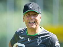 Mönchengladbachs Trainer Lucien Favre freut sich auf die Dreifachbelastung