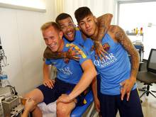 Die Stimmung bei ter Stegen, Dani Alves und Neymar (v.l.) war zuletzt ausgelassen 