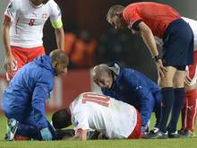 Der Schweizer Granit Xhaka wurde während des Spiels gegen Estland noch auf dem Platz behandelt