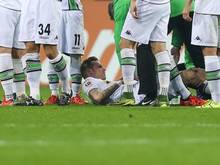 André Hahn verletzte sich im Spiel gegen Schalke 04 nach einem Foul von Johannes Geis schwer