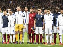 Die Nationalmannschaften und England und Frankreich standen zusammen