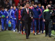 Manchester Uniteds Trainer Louis van Gaal will weitermachen