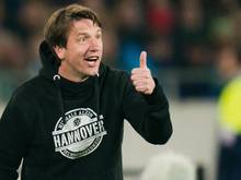 Hannovers Trainer Daniel Stendel muss zum Zweitliga-Auftakt gegen Kaiserslautern auf mehrere Spieler verzichten