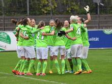 Die Fußballerinnen vom VfL Wolfsburg liegen auf Titelkurs