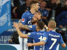 Matchwinner unter sich: Leon Goretzka (o.) und Guido Burgstaller lassen Schalke jubeln