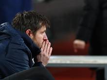 Enttäuscht: Aue-Coach Hannes Drews während der 1:4-Niederlage in Nürnberg