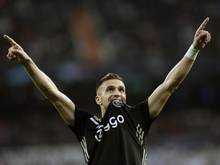 Ajax Amsterdam hat den Vertrag mit Dusan Tadic verlängert