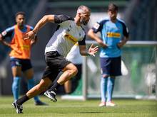 Vorneweg: Gladbachs neuer Coach Marco Rose beim Training. Foto: Marius Becker