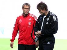 Hat mit Jürgen Klinsmann (r.) nach eigenen Worten "seit Ewigkeiten" nicht mehr gesprochen: Jens Lehmann 2006 mit dem damaligen Bundestrainer