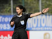 Pfeift das Finale der Champions League der Frauen: Schiedsrichterin Riem Hussein