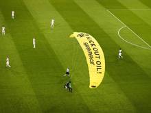 Nach der missglückten Protestaktion beim EM-Spiel in München hat sich Greenpeace entschuldigt