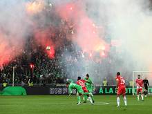 Weil Fans zu viel Pyrotechnik zündeten, wurde die Partie des AS Saint-Étienne gegen AS Monaco für gut eine halbe Stunde unterbrochen