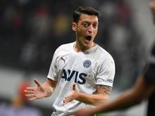 Mesut Özil will seinen Vertrag bei Fenerbahçe Istanbul erfüllen