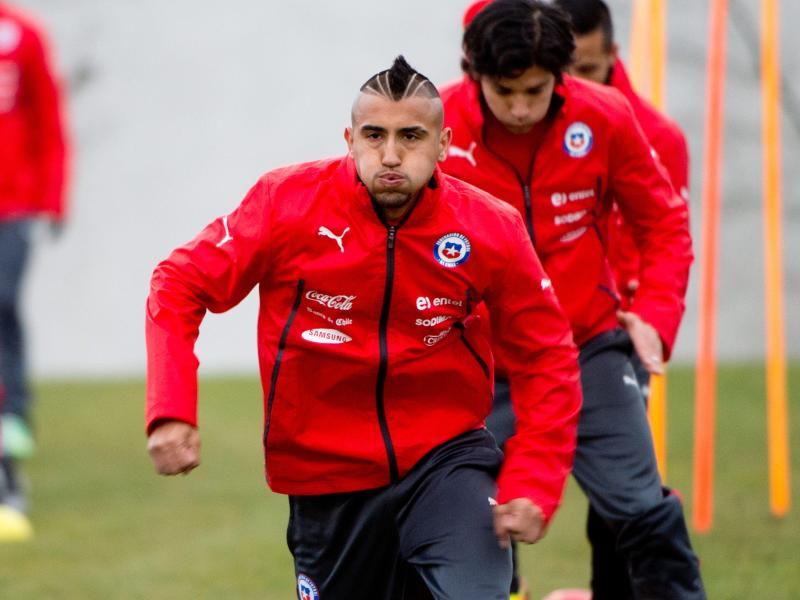 Arturo Vidal (vorn) will mit dem chilenischen Team ein Achtungszeichen setzen. Foto: Sebastian Kahnert Arturo Vidal (vorn) will mit dem chilenischen Team ein Achtungszeichen setzen. Foto: Sebastian Kahnert