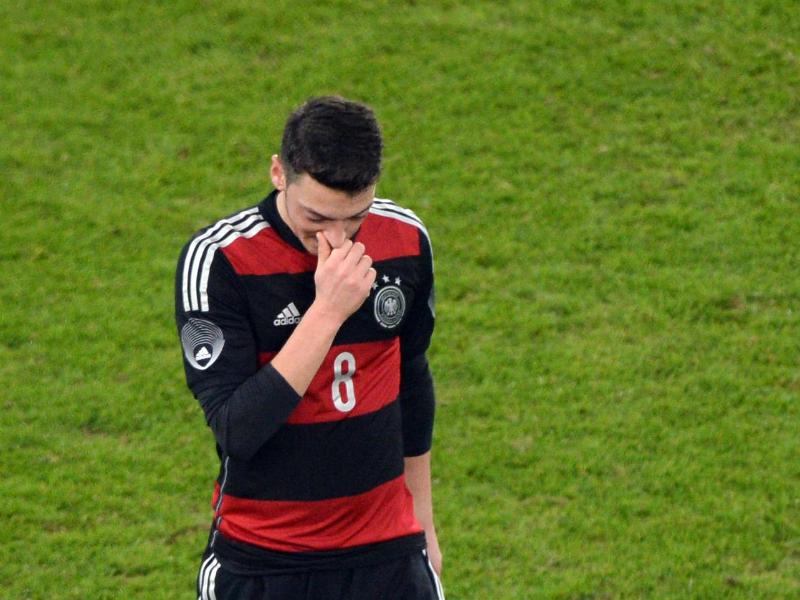Mesut Özil muss sich bis zur WM noch erheblich steigern Mesut Özil muss sich bis zur WM noch erheblich steigern