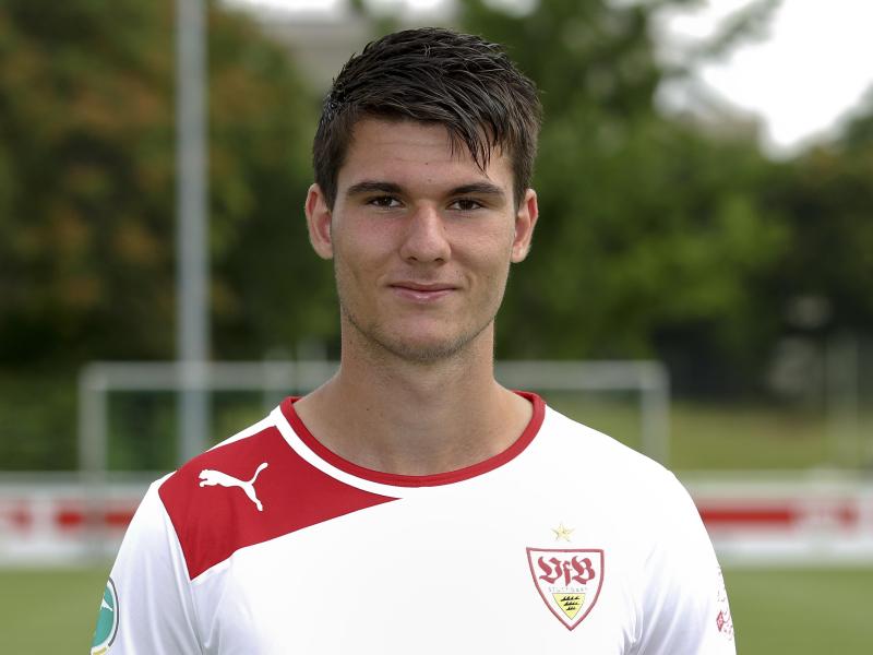Robin Yalcin hat beim VfB Stuttgart einen Profivertrag unterschrieben Robin Yalcin hat beim VfB Stuttgart einen Profivertrag unterschrieben