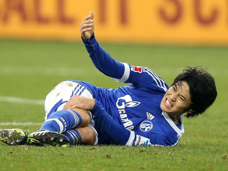 Atsuto Uchida hatte sich im Spiel gegen Hannover verletzt Atsuto Uchida hatte sich im Spiel gegen Hannover verletzt