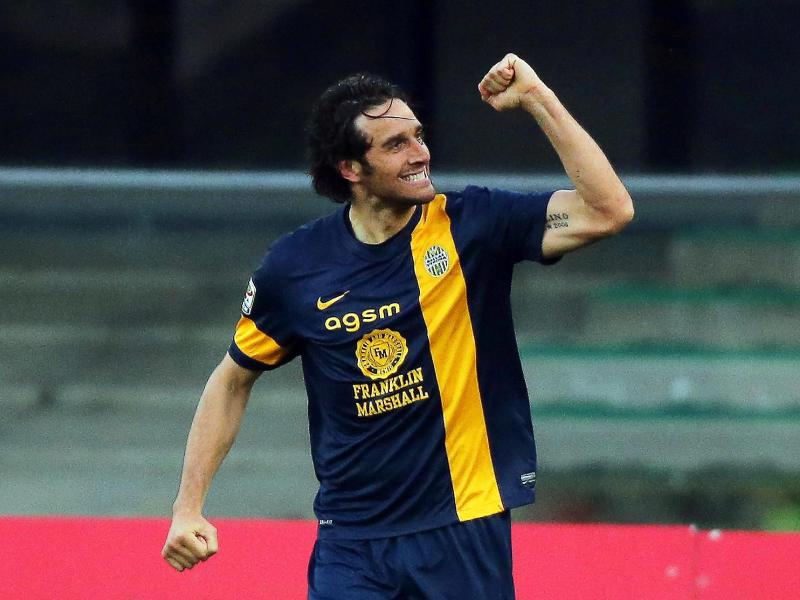 Luca Toni hat für Hellas Verona bereits 16 Treffer erzielt.