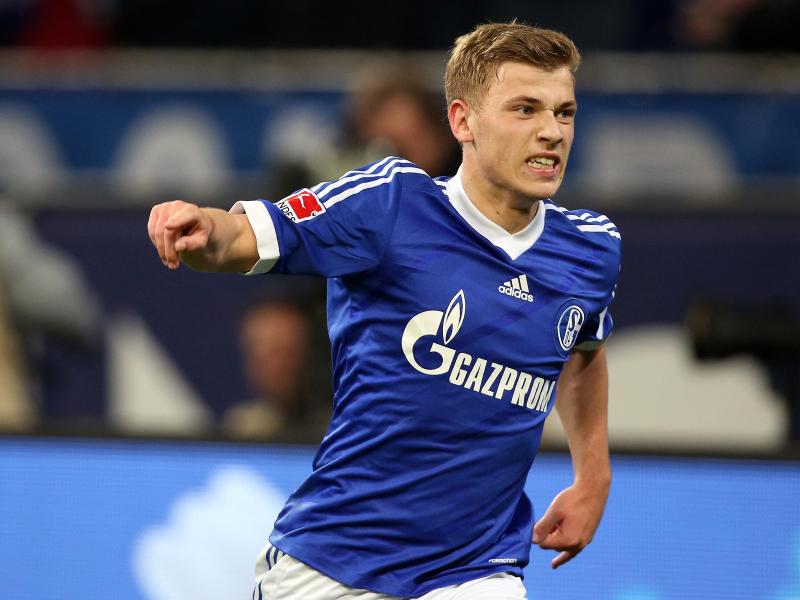 Schalke-Torschütze Max Meyer jubelt nach seinem Treffer zum 1:0.
