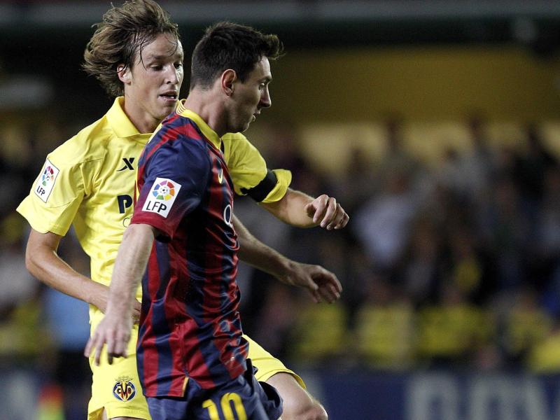 Barcelonas Superstar Lionel Messi (r) erzielte den Treffer zum 3:2 gegen Villarreal