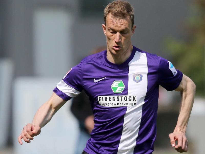 Thomas Paulus hat seinen Vertrag beim FC Erzgebirge Aue verlängert Thomas Paulus hat seinen Vertrag beim FC Erzgebirge Aue verlängert