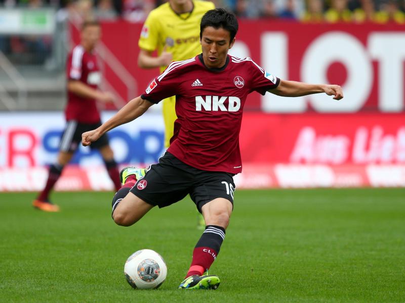 Makoto Hasebe trainiert derzeit wieder mit der spielt Nürnberger Mannschaft Makoto Hasebe trainiert derzeit wieder mit der spielt Nürnberger Mannschaft