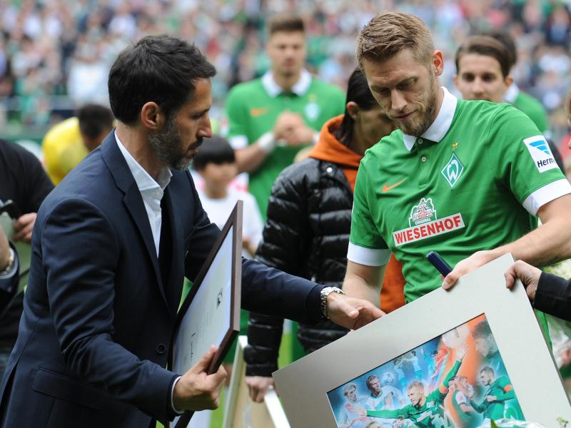 Wo Aaron Hunt (r.) im nächsten Jahr kicken wird ist noch unklar